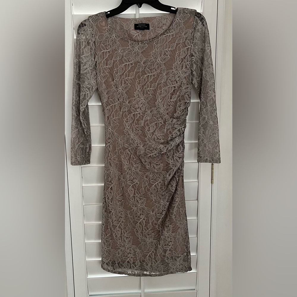 TAHARI - 2 Petite - Arthur S Levine lace dress